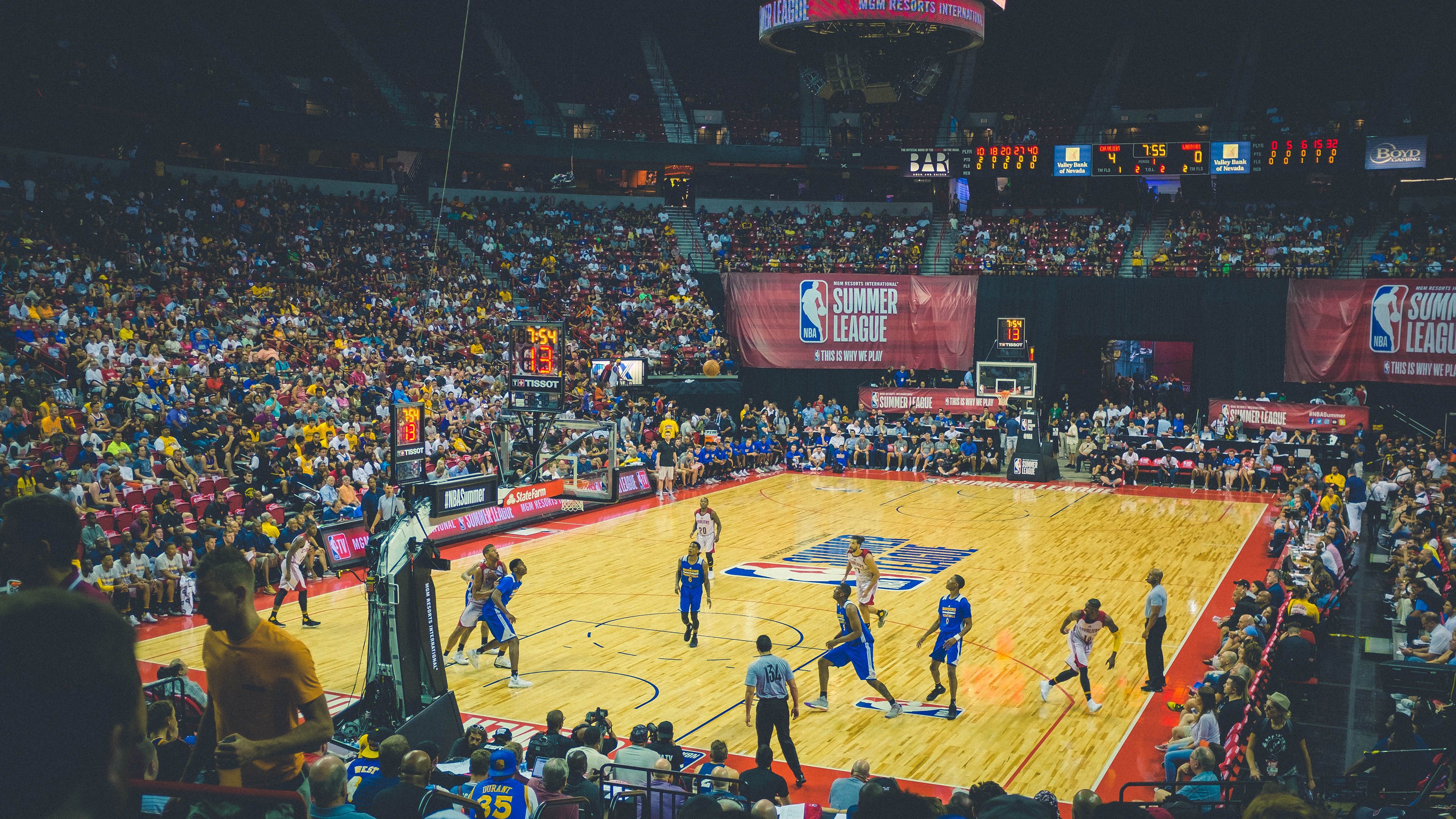 开云体育app-从NBA总决赛到绿茵圣殿，当弗拉霍维奇遇见大场面基因